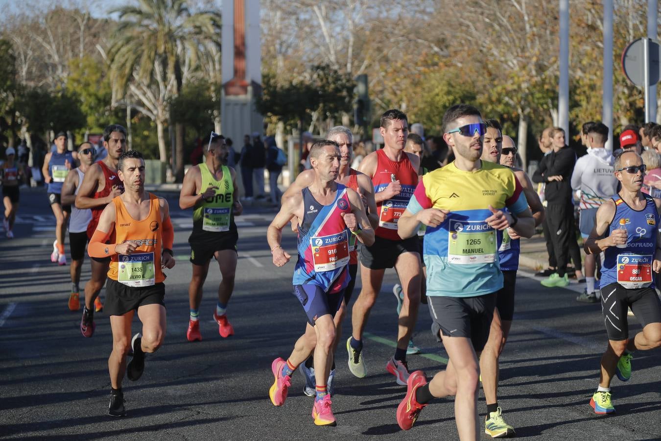 Corredores del maratón por Barqueta y Torneo