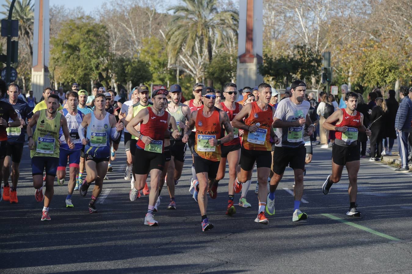 Corredores del maratón por Barqueta y Torneo
