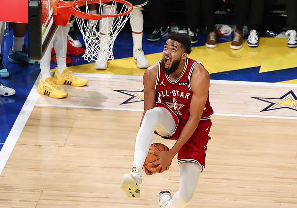 Karl-Anthony Towns, máximo anotador del partido de las estrellas con 50 puntos, durante el partido