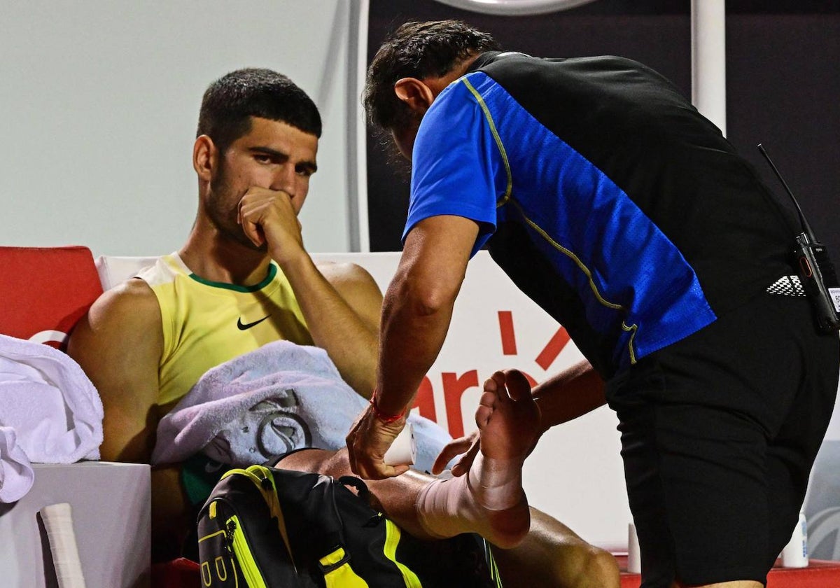 Alcaraz, atendido durante el partido