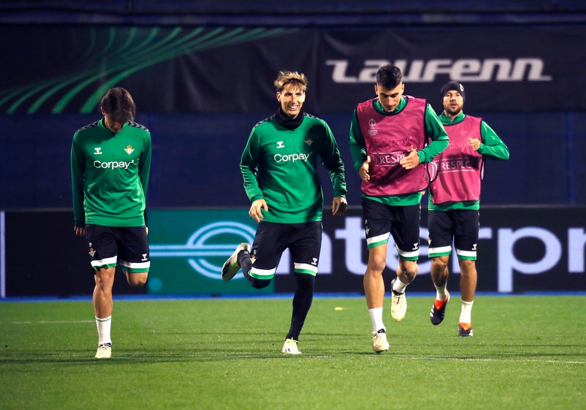 Imagen del entrenamiento del Betis en el estadio Maksimir previo al partido ante el Dinamo de Zagreb