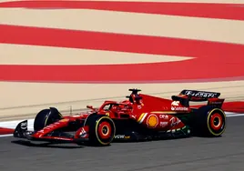 Carlos Sainz se rebela y vuela con el Ferrari