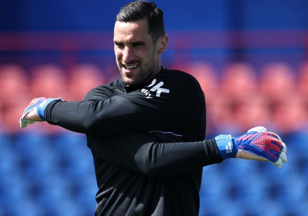 Sergio Rico, durante un entrenamiento del PSG