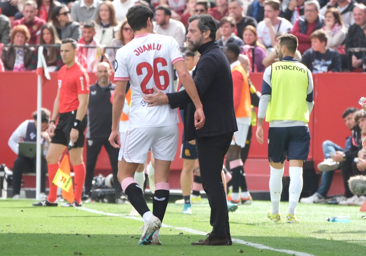 Quique Sánchez Flores da instrucciones a Juanlu