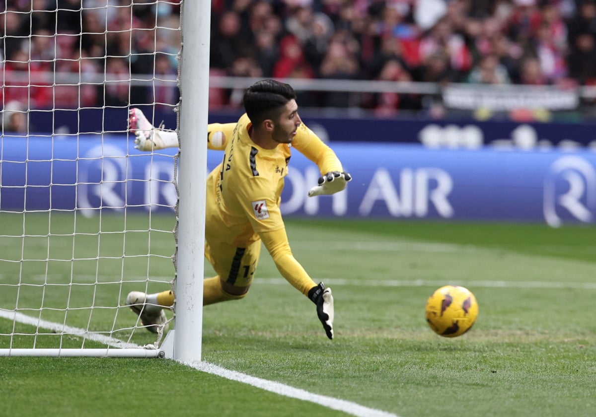 Rui Silva detiene el penalti lanzado por Morata