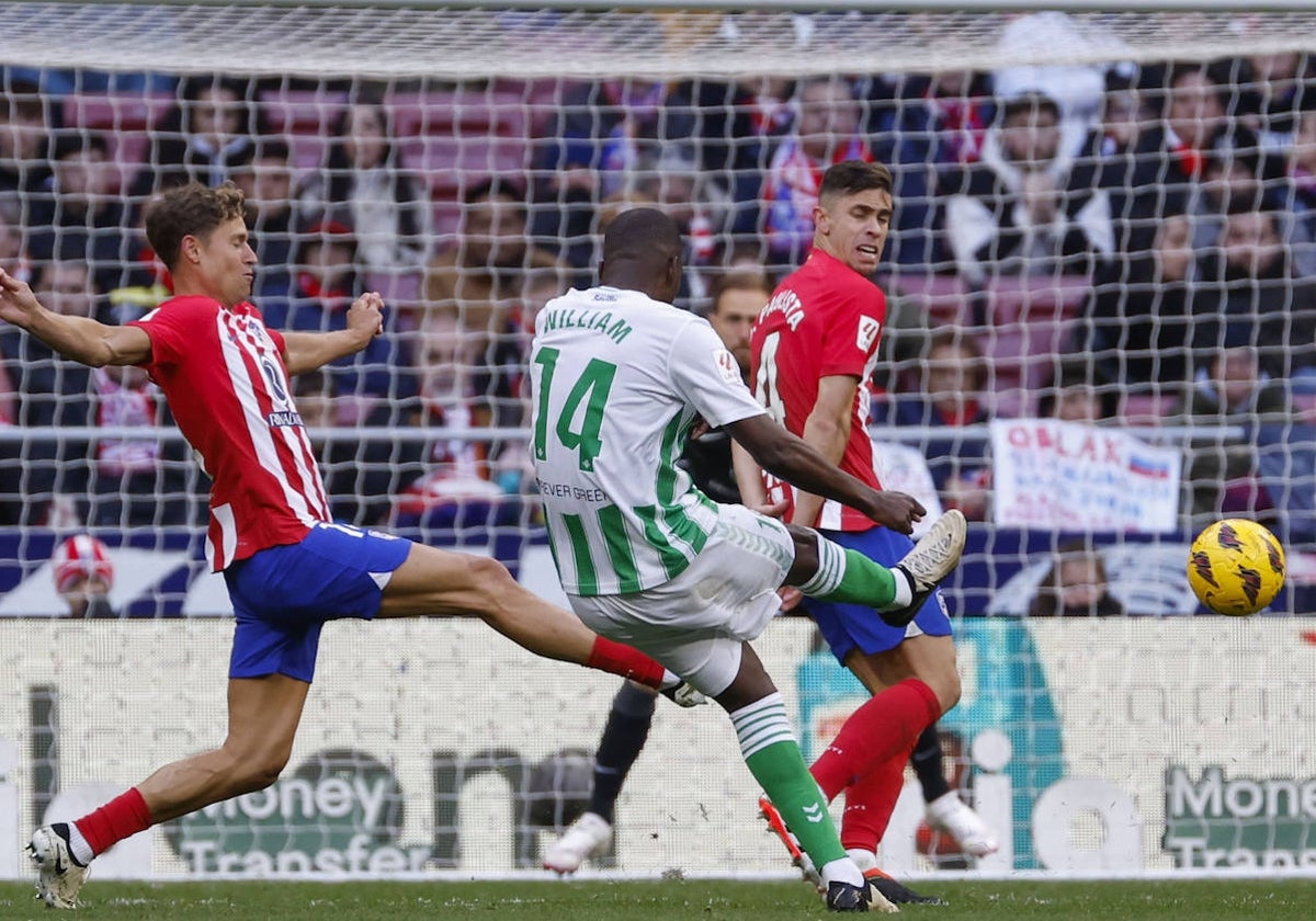 Lanzamiento de William Carvalho que se convirtió en el gol del Betis en el partido ante el Atlético de Madrid