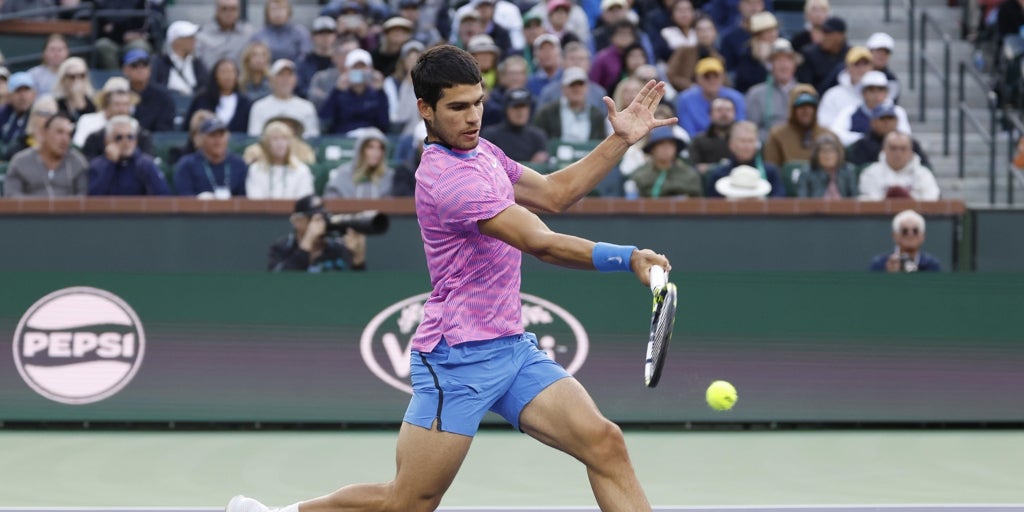 Dónde ver en televisión y online a Carlos Alcaraz y a qué hora jugar contra Sinner el partido de Indian Wells hoy