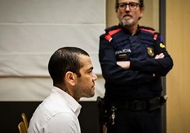 La Audiencia de Barcelona decidirá este martes si Dani Alves sale de prisión