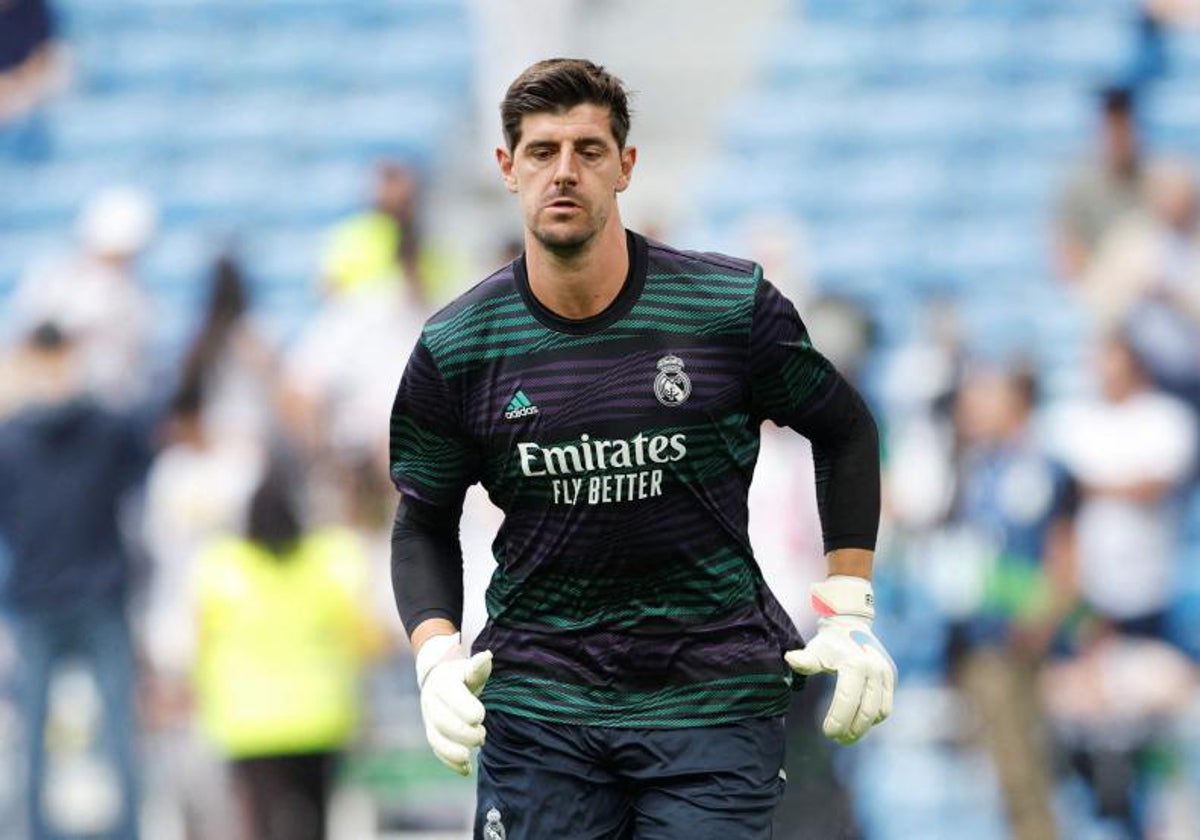 Thibaut Courtois, durante un calentamiento con el Real Madrid