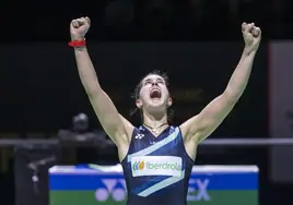 Carolina Marín celebra en Suiza su segundo título consecutivo
