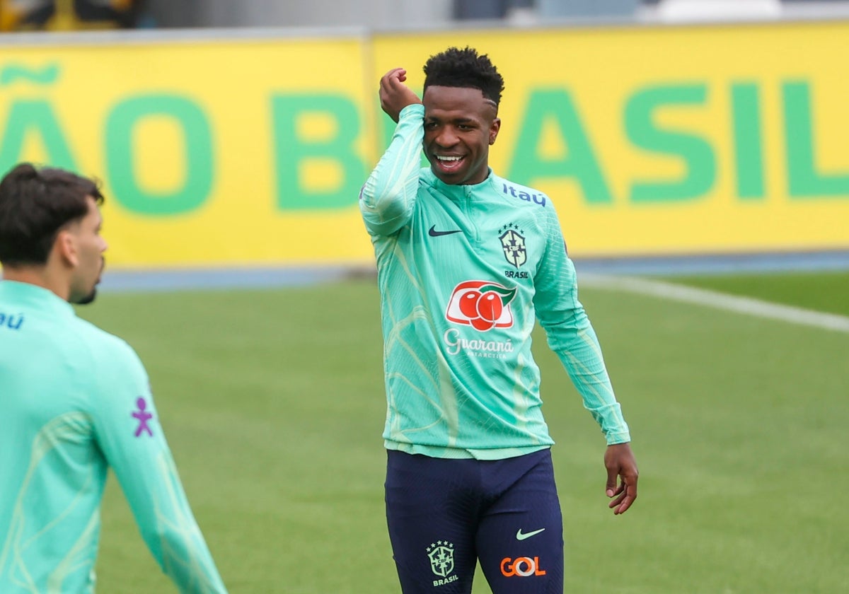 Vinicius, en el entrenamiento de Brasil