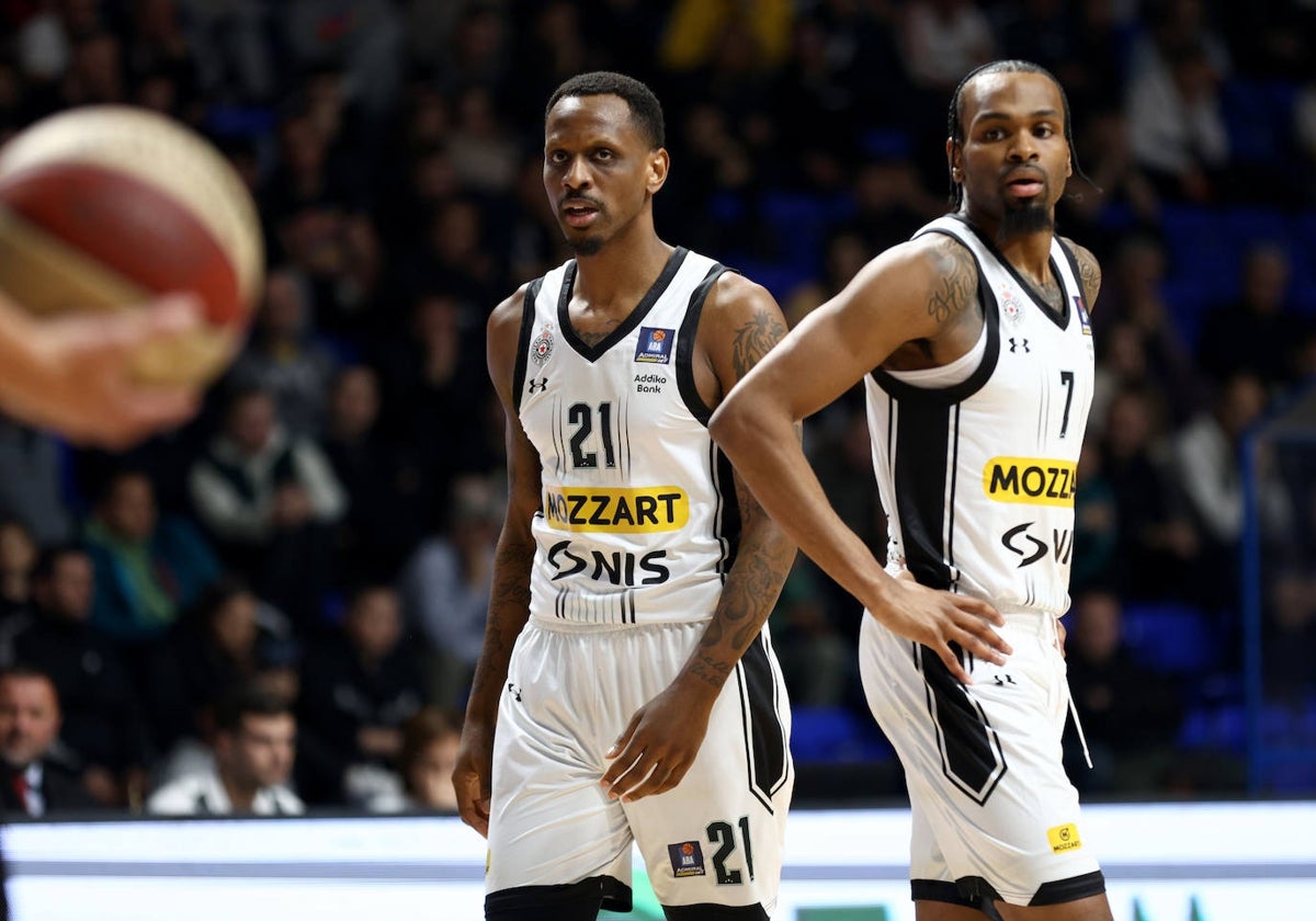 Nunnaly y Punter, del Partizan, durante un partido de la Liga Adriática