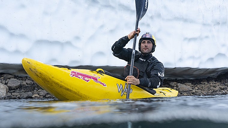 Aniol Serrasolses se proclamó campeón del mundo de kayak extremo en 2016. Tiene 32 años y lleva más de 20 sin parar de remar