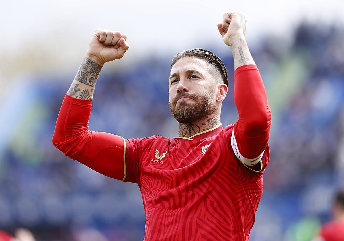 Sergio Ramos celebra su gol que dio la victoria al Sevilla FC en Getafe