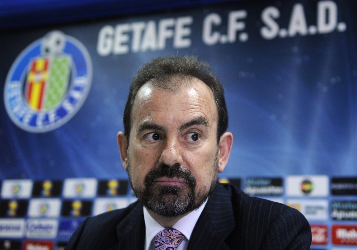 El presidente del Getafe, Ángel Torres, durante una rueda de prensa