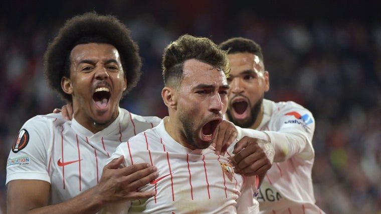 Munir celebra un gol con el Sevilla