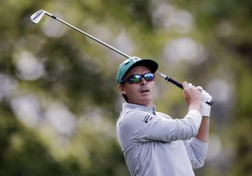 Rickie Fowler gana el torneo de pares 3