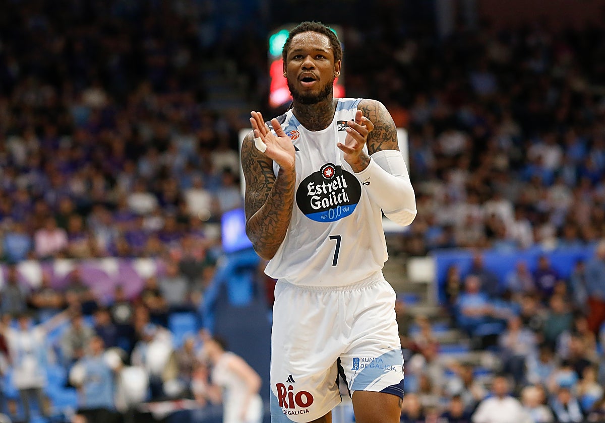 McLemore, durante un partido con el Bregán