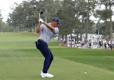 DeChambeau firma su mejor vuelta en un Masters y termina líder (-7) de una jornada inconclusa