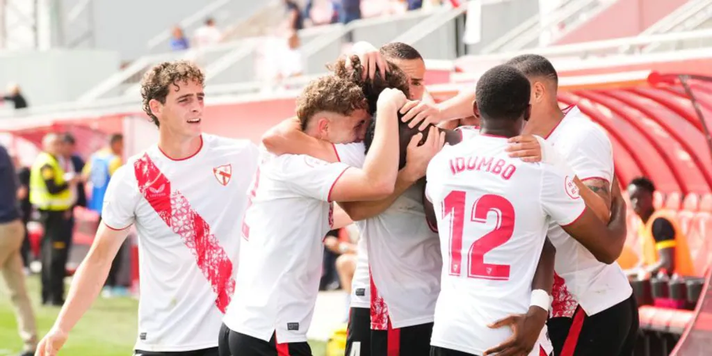 Las cuentas del Sevilla Atlético para lograr el ascenso directo a Primera Federación