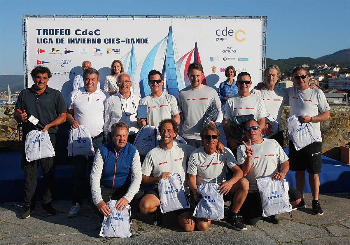 «Aceites Abril» (desde Vigo) y el «Narval» (desde Combarro), los más rápidos del Trofeo CdeC