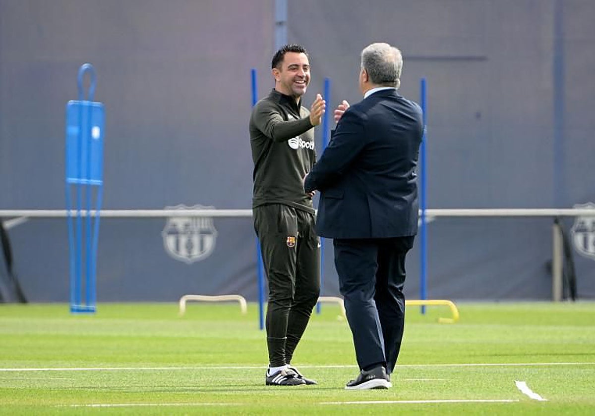 Xavi y Laporta, la semana pasada, antes de un entrenamiento