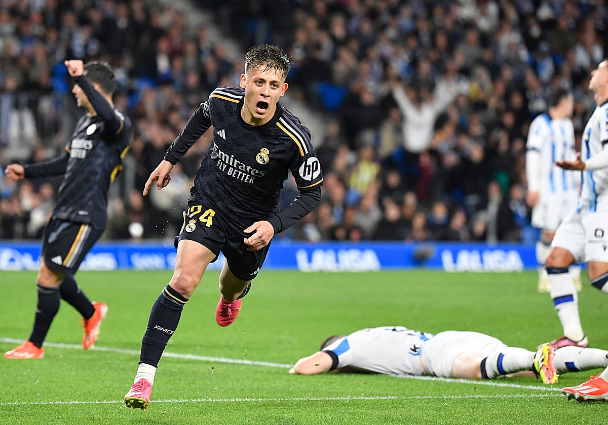 Arda Güler celebra su gol en Anoeta