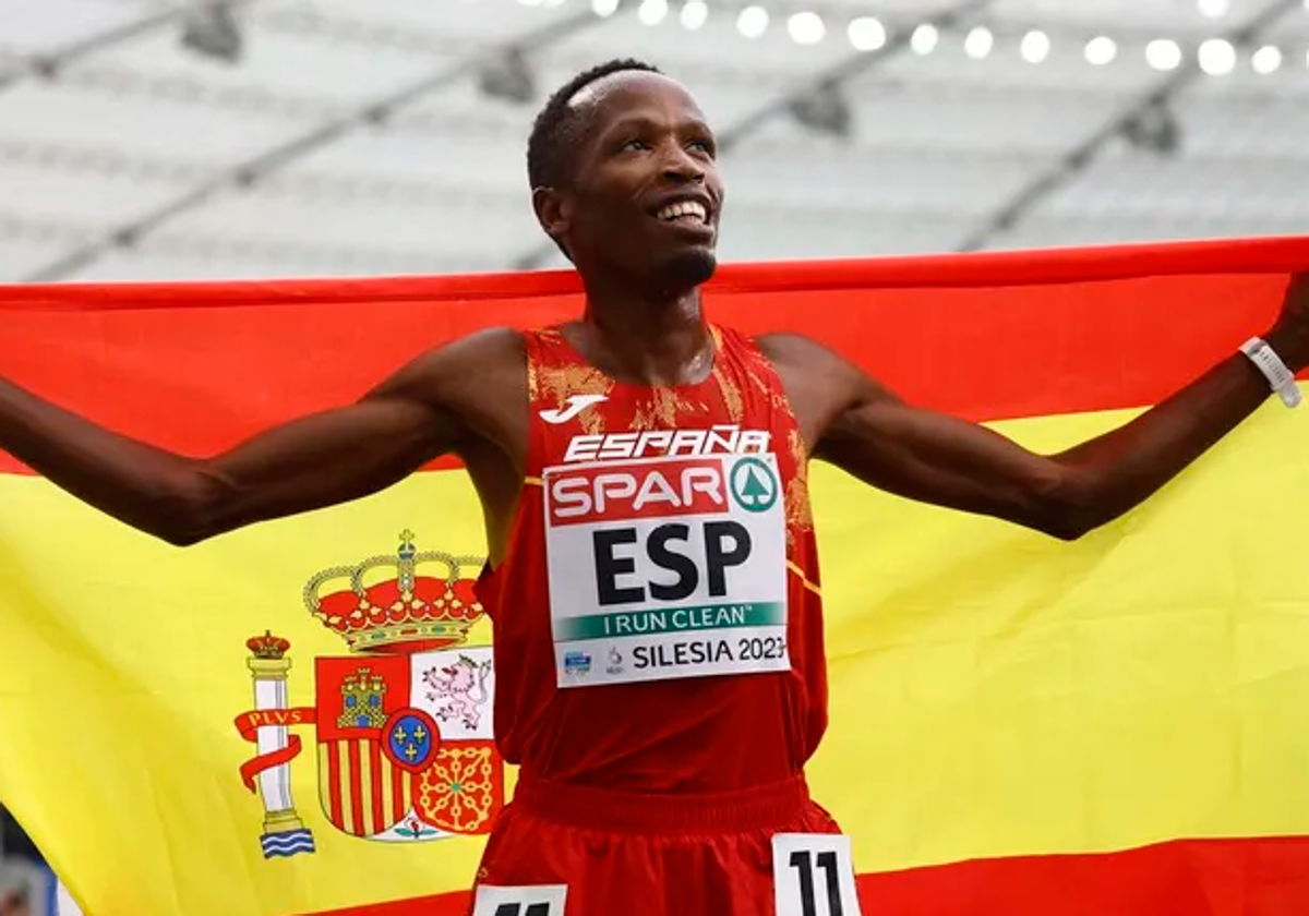 Ndikumwenayo luce la bandera de España tras ganar los 5.000 metros en los Europeos