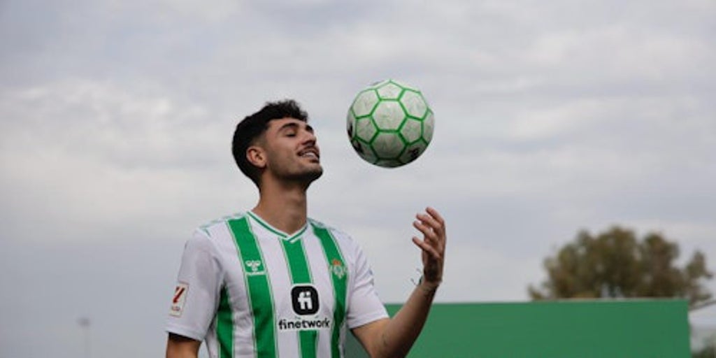 «Mi cabeza y mis objetivos están en el Betis»