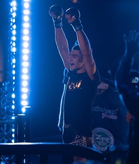 Imagen secundaria 2 - Yaman 'El Diamante' ha logrado ya varias grandes victorias en los eventos de WOW. Ahora llega el momento más esperado, su debut profesional ante miles de aficionados a las MMA.