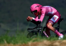 Pogacar da otro mordisco al Giro en la crono de Perugia