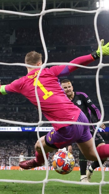 Joselu bate a Neuer en el Bernabéu