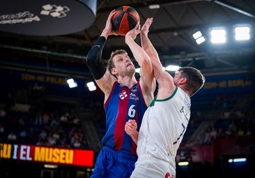 El Barça va de palo en palo