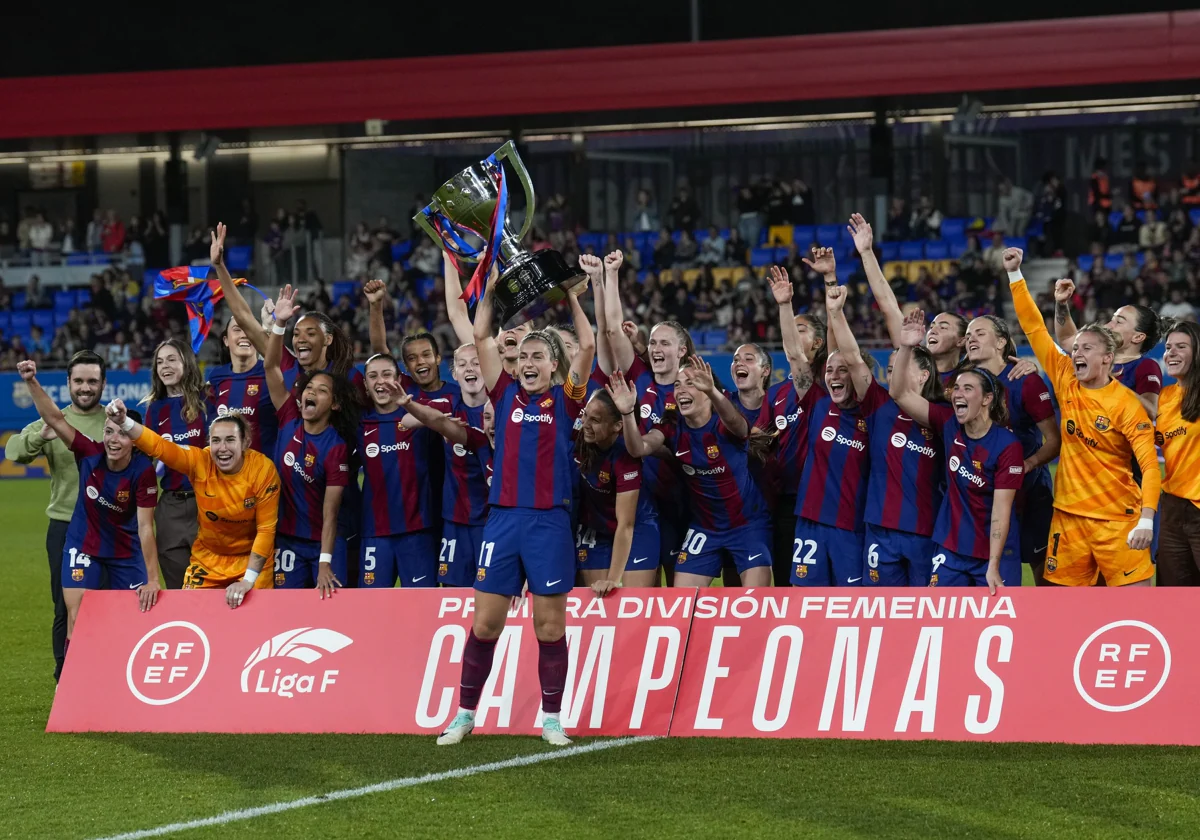 El Barcelona fractura el fútbol femenino