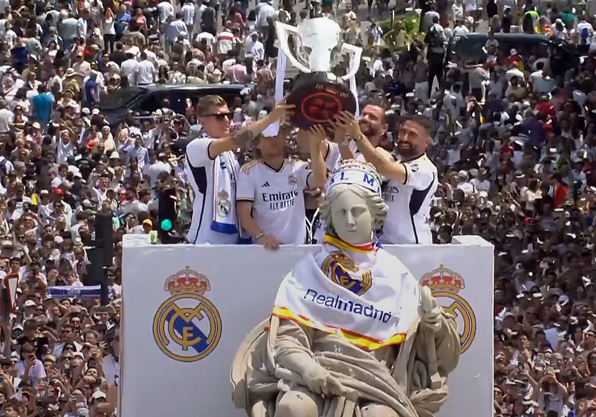 Celebración del Real Madrid como campeón de Liga, en directo: recorrido y última hora hoy