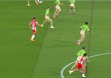 Polémica en el segundo gol del Almería: fuera de juego de Luka Romero