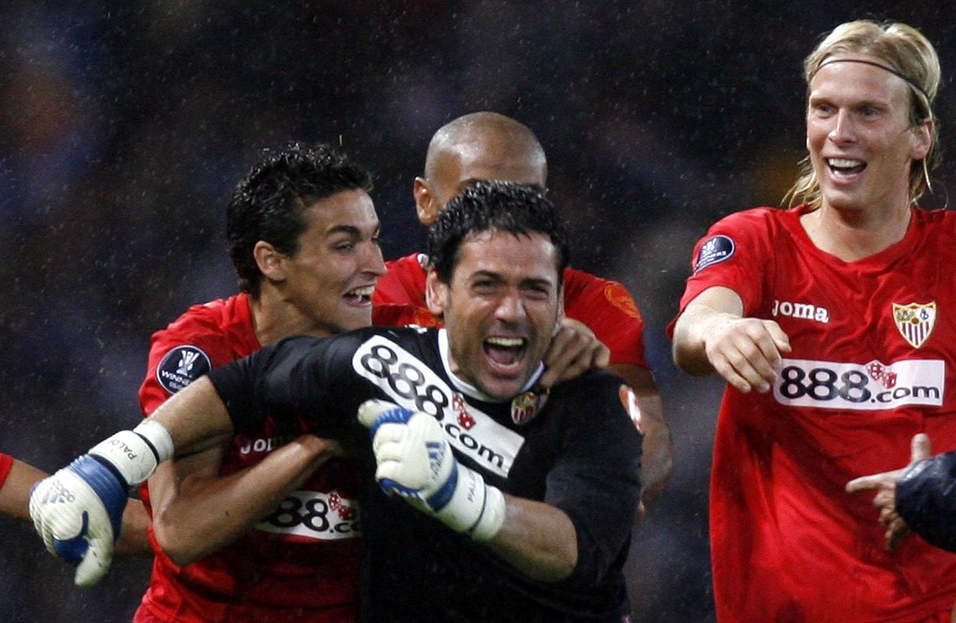 Algunas imágenes de Jesús Navas como futbolista del Sevilla en sus dos etapas, tras su periplo en la Premier