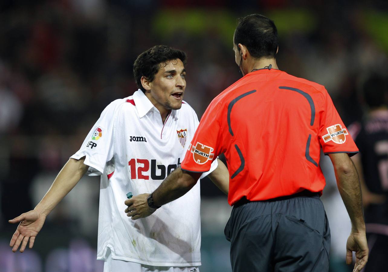 Algunas imágenes de Jesús Navas como futbolista del Sevilla en sus dos etapas, tras su periplo en la Premier