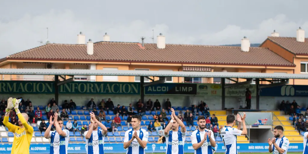 The historical CD Alcoyano sells its place in the First Federation and will play in the two categories below.