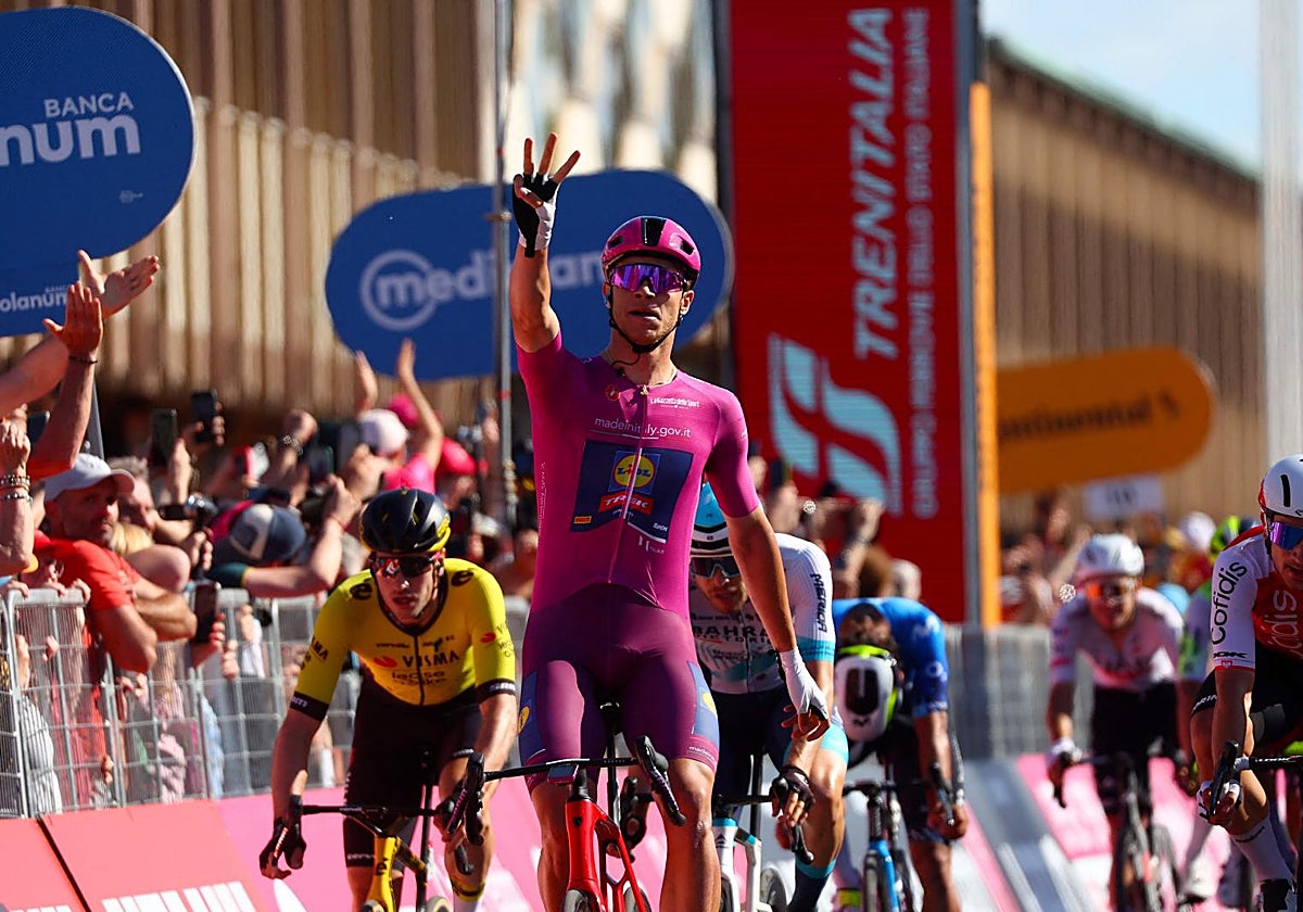 Jonathan Milan consigue su tercera victoria en el Giro 2024