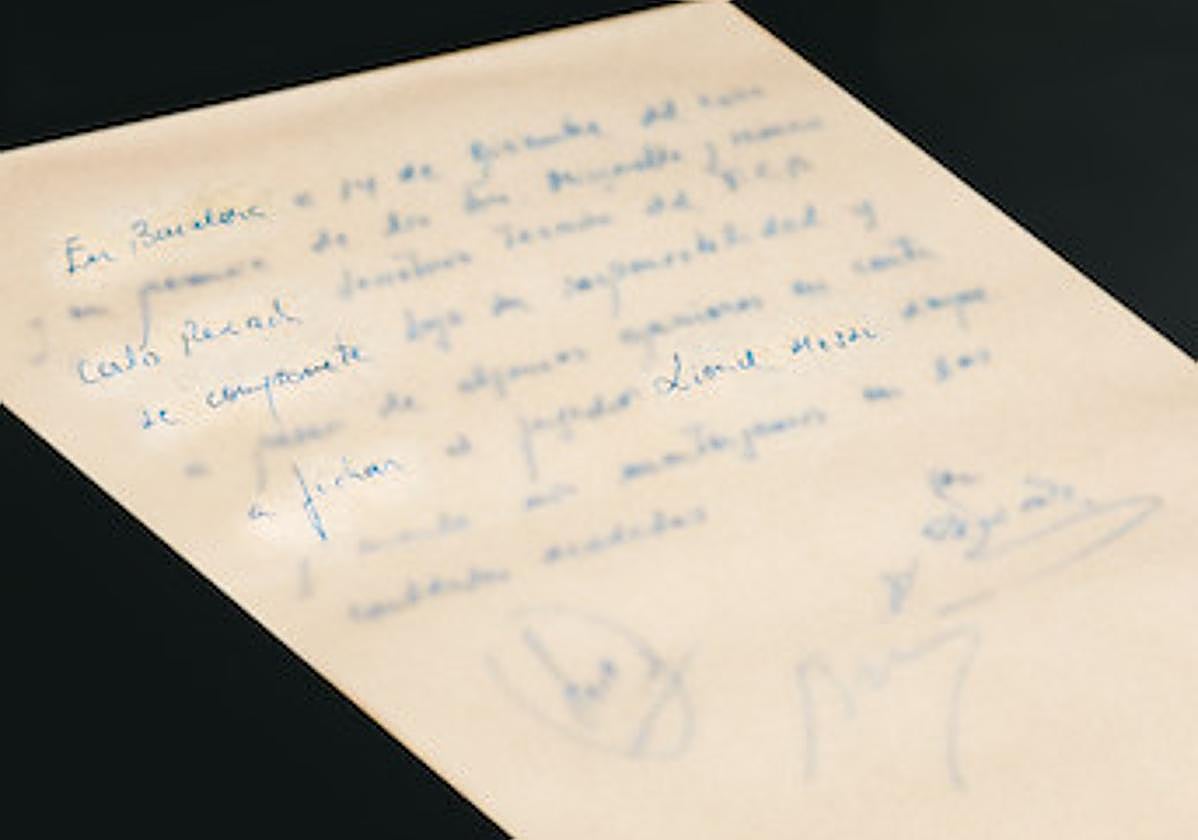 Vendida por 890.000 euros la servilleta que ligó a Leo Messi con el Barça