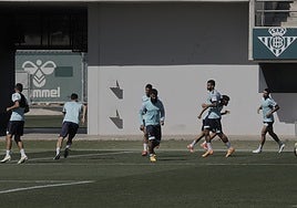 Pellegrini confirma siete bajas contra la Real Sociedad, entre ellas las de Chimy Ávila, Pezzella y Guido