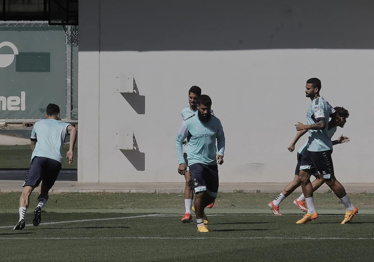 Fekir, Ayoze y Willian José, entre otros, en el último entrenamiento del Betis antes de recibir a la Real Sociedad