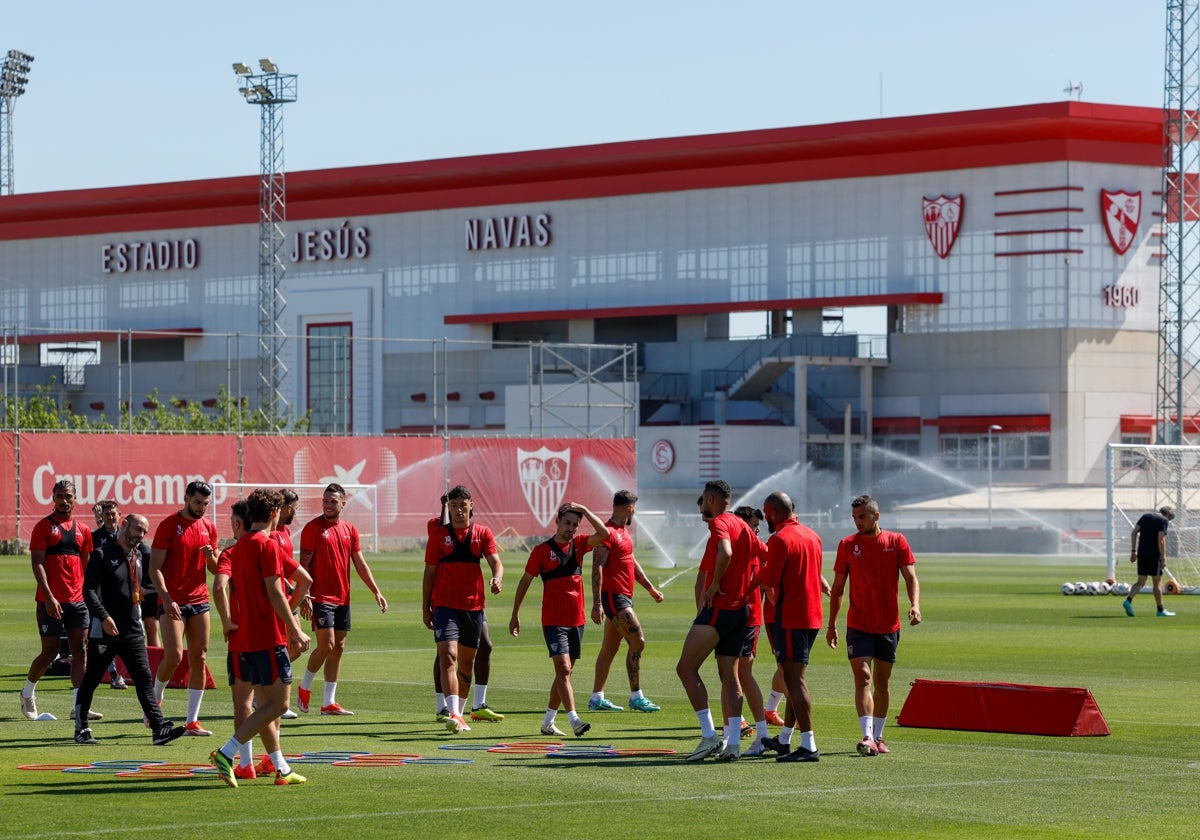 Los jugadores del Sevilla FC, en el entrenamiento del sábado previo a viajar a Bilbao