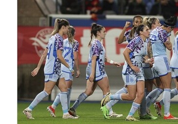 Las jugadoras de la selección española femenina celebran un gol ante Bélgica