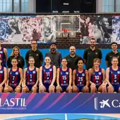 La plantilla del primer equipo femenino de baloncesto del Barcelona