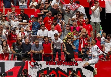 La afición del Sevilla se enciende ante las renovaciones automáticas comunicadas a los Socios Rojos