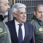 Rocha acepta la vigilancia de Del Bosque y el CSD no le suspende como presidente de la RFEF