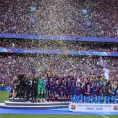 El Barcelona celebra en un San Mamés poblado su Champions League