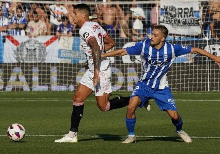 Erik Lamela durante el encuentro correspondiente a la segunda jornada de la LaLiga EA Sports vs Alavés